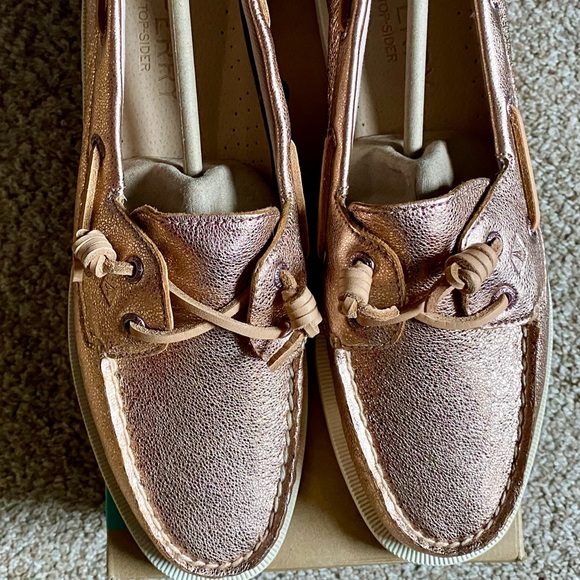 New with box Sperry Shoes size #7 - Picture 5 of 14